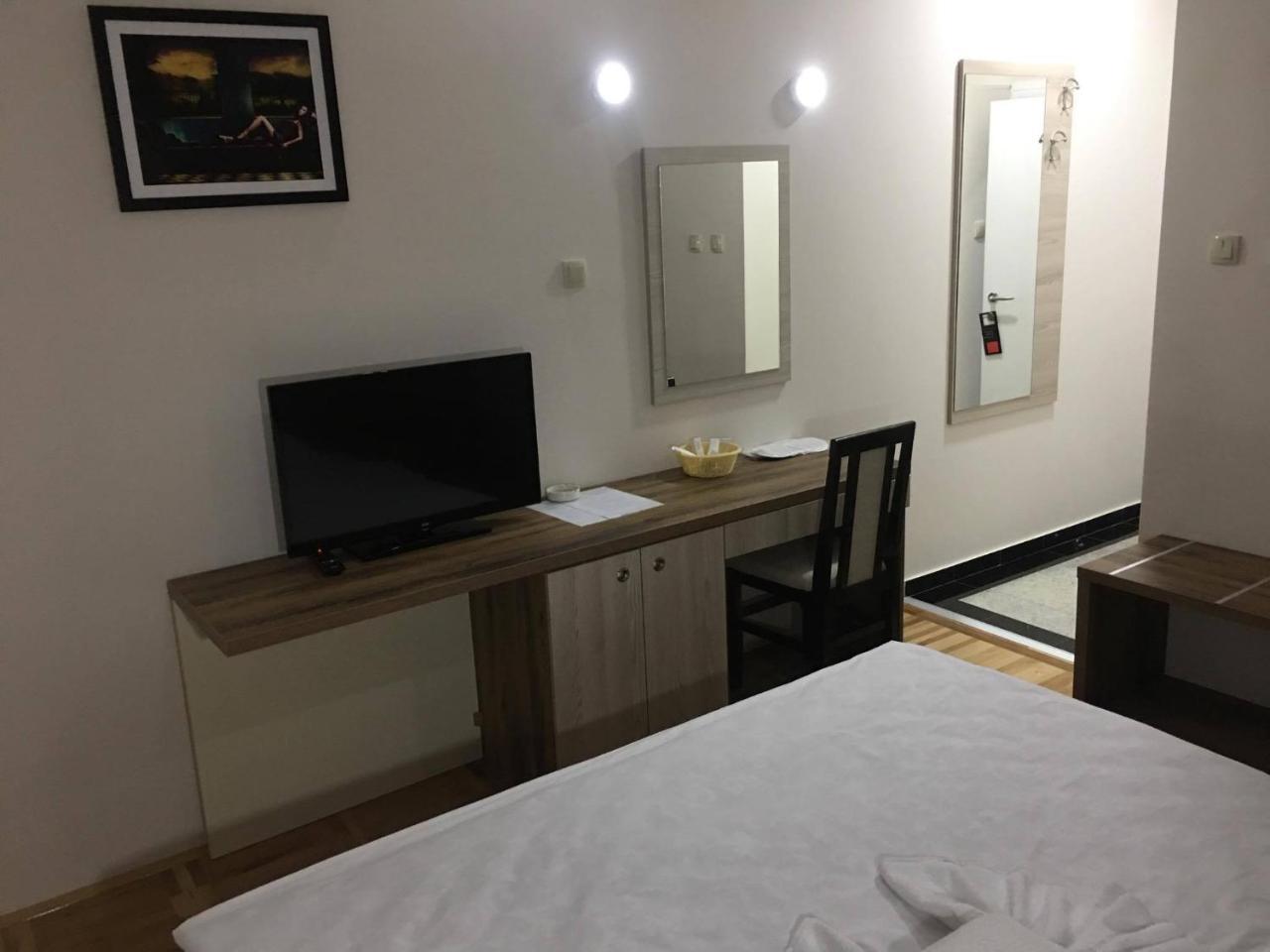 Odmaraliste Vidik Hotell Lazarevac Exteriör bild